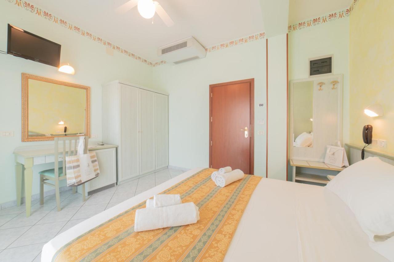 Hotel Cavalli カットーリカ エクステリア 写真